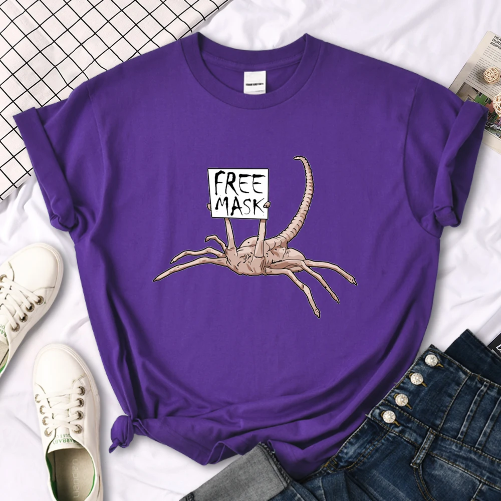 Alien Facehugger Horror Women's Tee Shirts Classic Womenswear Summer t-Shirts Anime Basic Clothes Oversize Women's Tees Shirts