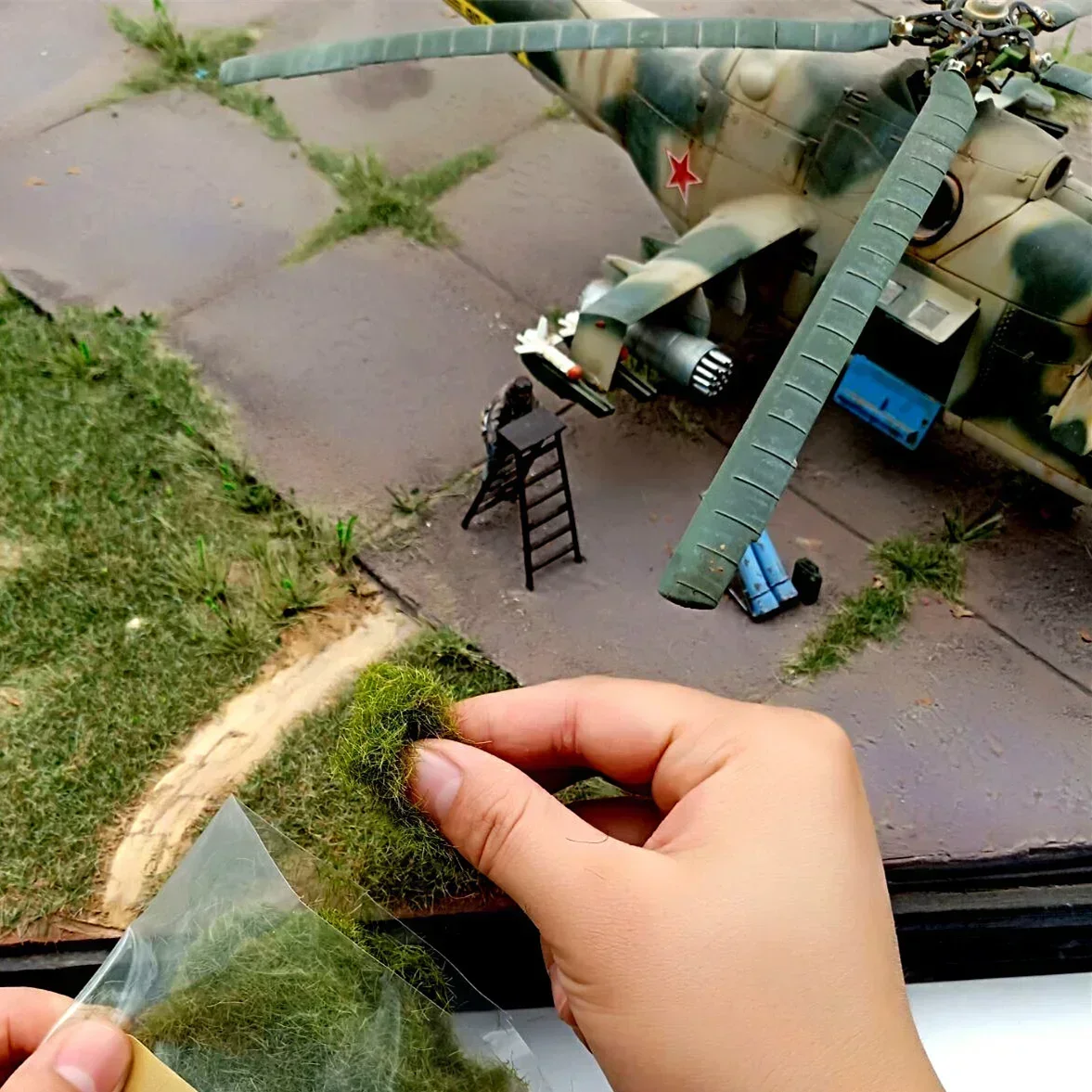 30g Miniature Scene Model Materia Turf Flock Lawn Nylon Grass Powder STATIC GRASS 3MM/ 5MM 8/MM Modeling Hobby Craft Accessory 5