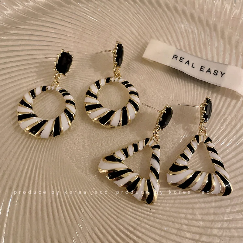 

925 silver needle diamond hollow geometric black and white earrings Korean temperament earrings fashion retro style earrings
