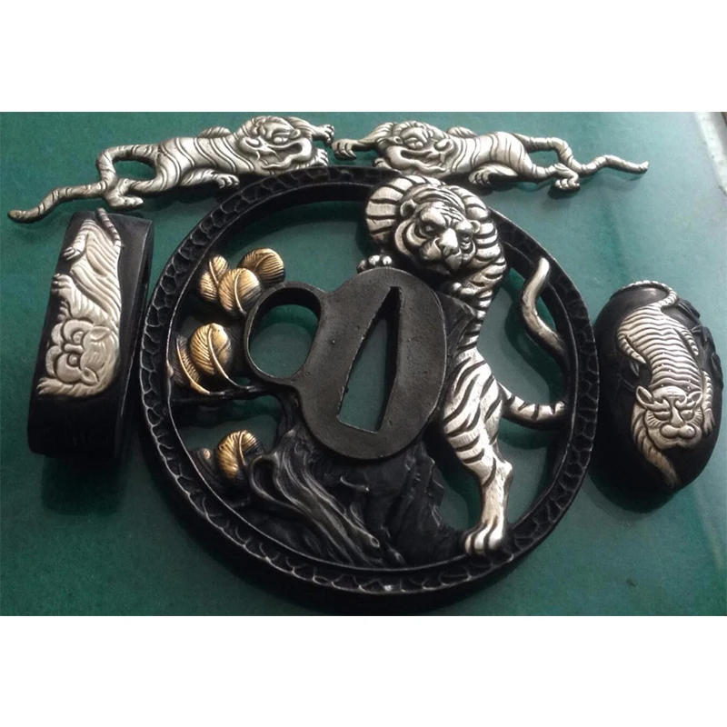 

Набор японского самурайского меча Tsuba, Fuchi Kashira Menuki, дизайн тигра, металлические латунные фитинги, совершенно новая поставка