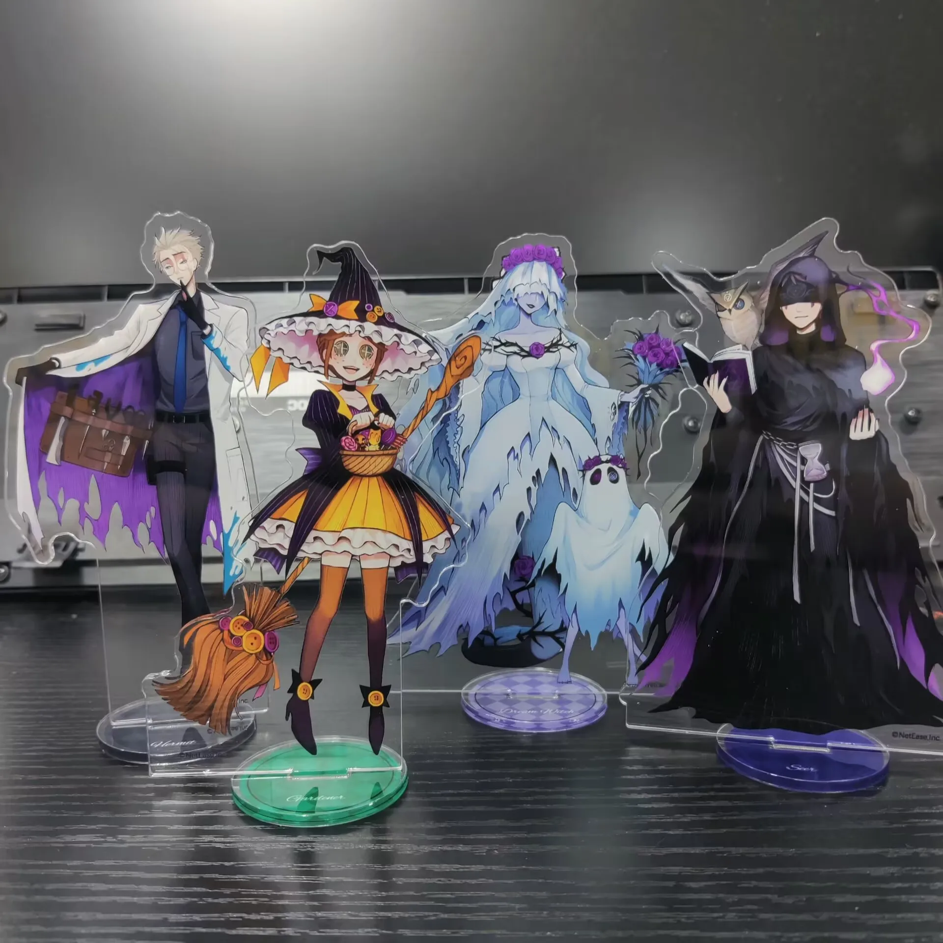 Identity Ⅴ Anime Figures Aesop Carl Norton Capsule Cosplay Supporti In Acrilico Alva Lorenz Model Prop Desk Decor Fans Regalo Di Halloween