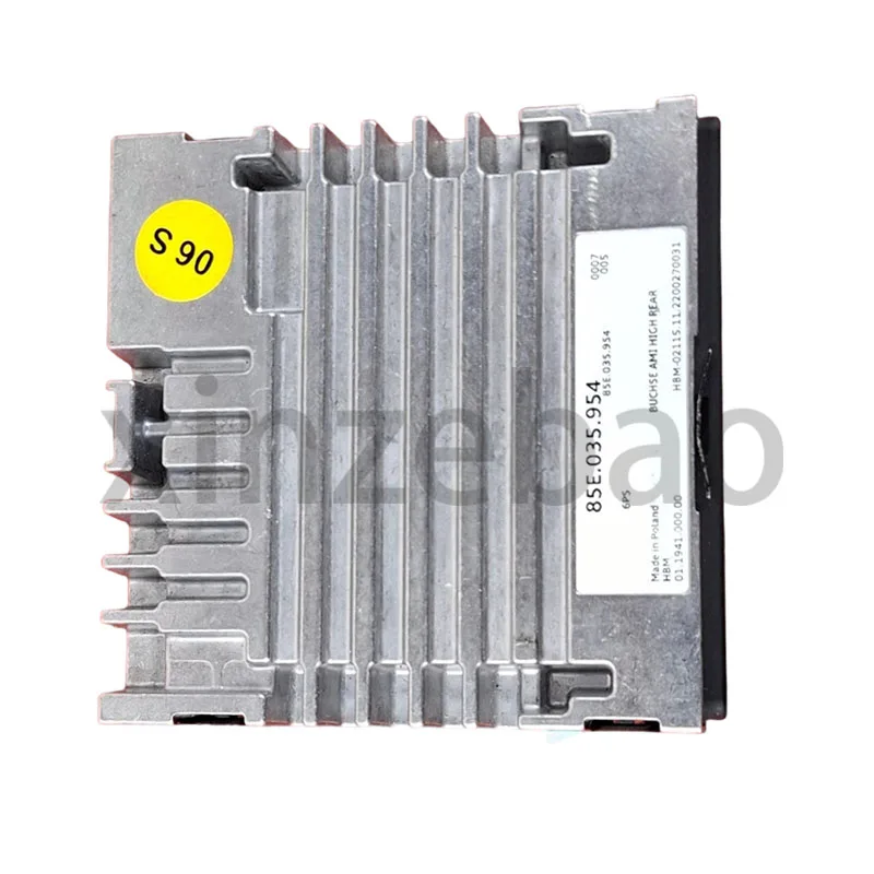 85E035954A는 아우디 A5L A6 e-tron Avant Q3 Q6 e-tron USB 소켓에 적합합니다.