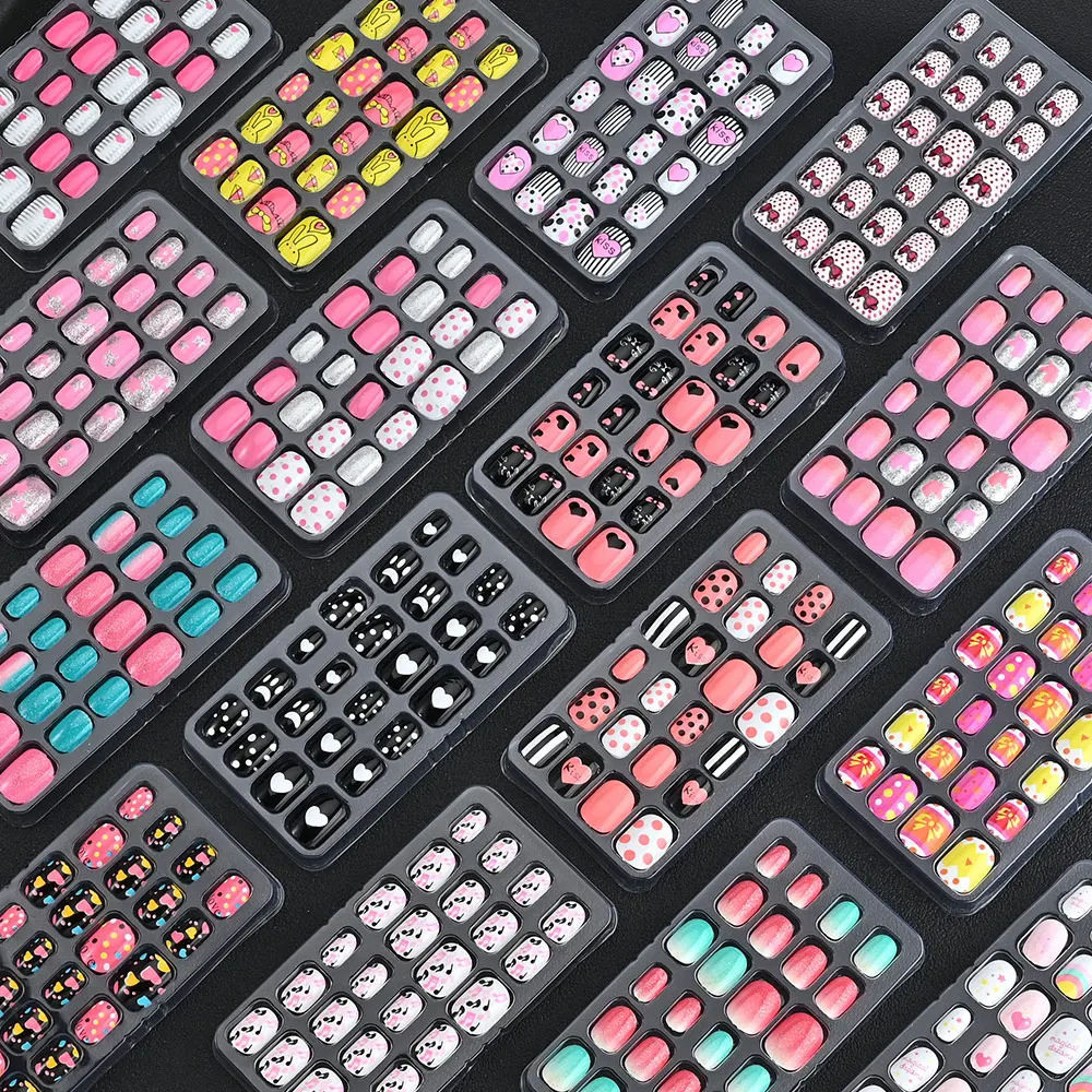 Fake Nails 24 Pcs/box Children Cartoon Nail Tips Colorful Artificial Fake Nails For Cute Kids Girls Full Cover Short False Nail Art Kits