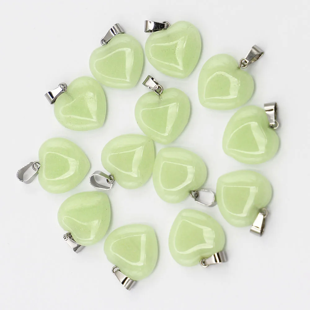 Free Shipping Natural Green Luminous Stone Love Necklace Heart Fluorescent Pearl Pendant Jewelry Accessories Wholesale 30Pcs/Lot