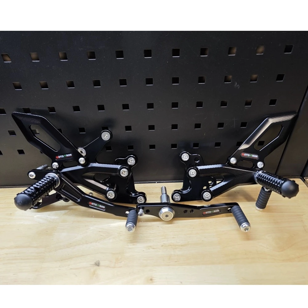 MOTO-TRON 오토바이 CNC 조정 가능한 후면 세트 Triumph 765RS 2020-2021-2022-2023-2024-2025  용 발판 발 받침대-Freehip.co.kr