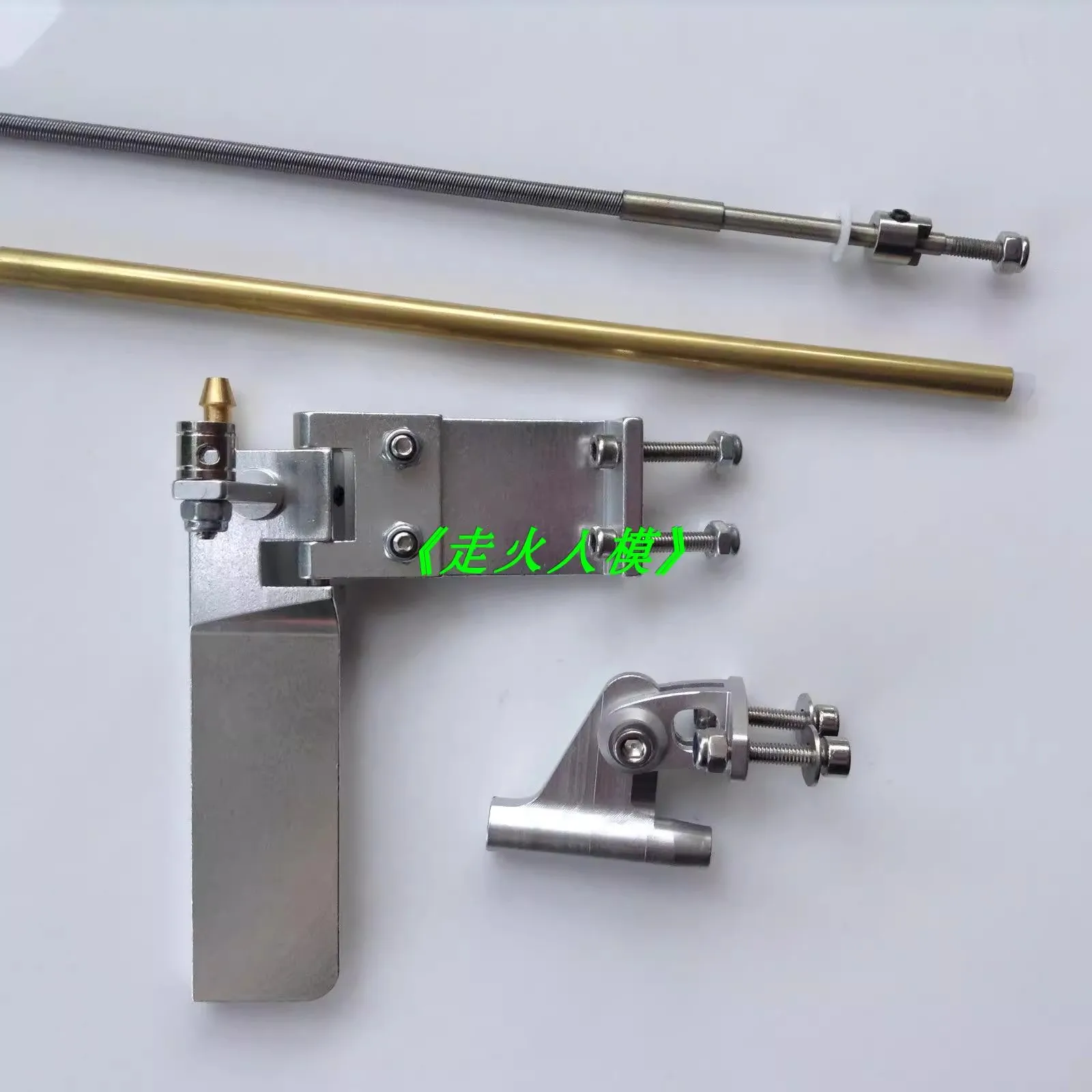 Gouvernail 75mm en laiton monté sur support, adapté au kit arbre flexible pour bateau RC.