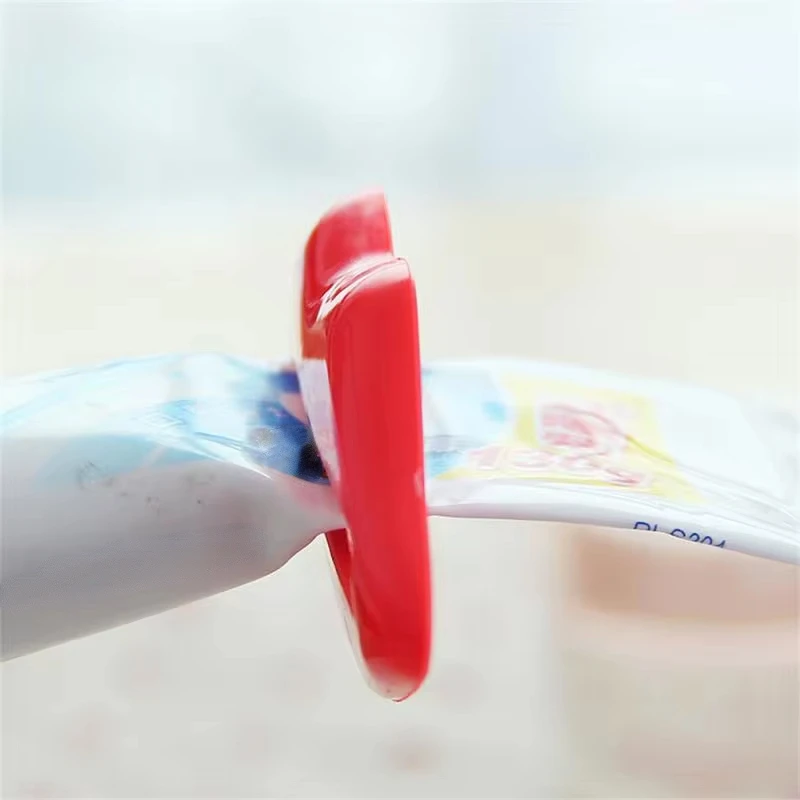 Toothpaste Tube Lip Style Squeezer Dispenser Toothpaste Clip Multi-Purpose Toothpaste Extruder for Bathroom Creative Accessories 4