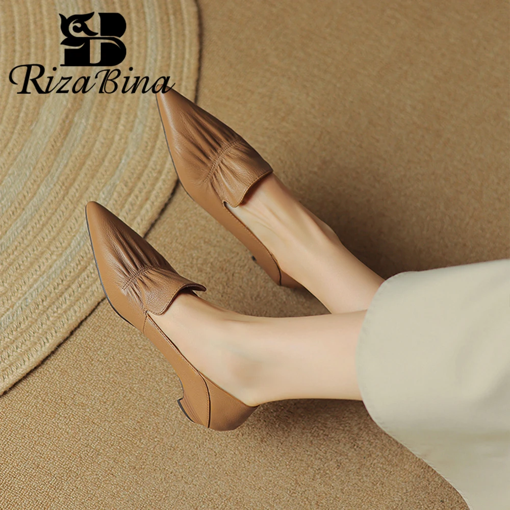 

Туфли-лодочки женские из натуральной кожи с острым носком, на низком каблуке