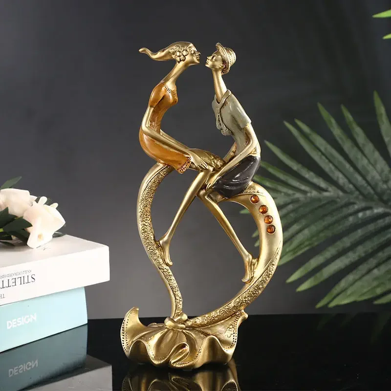 

European Love Couple Character Resin Ornaments Home Livingroom Desktop Figurines Decoration Bookcase Office Sculpture Adornments