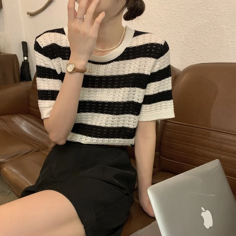 

Hollow Out Knitted T-shirts For Women Spring Summer Korean Stripe Tees Tops Temperament Loose Short-sleeve Loose Tshirt