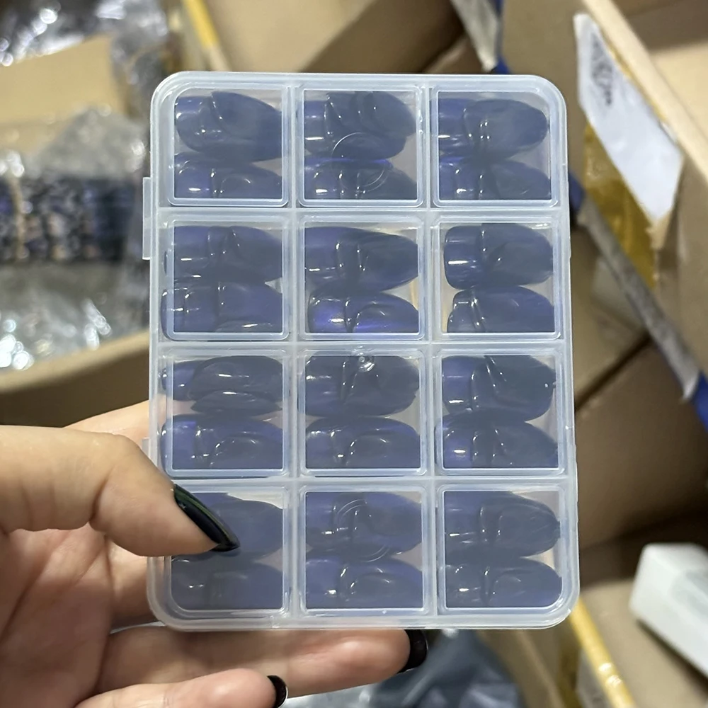 144개 로얄 블루 캣아이 네일 팁, 광택있는 아몬드 모양 풀커버 네일 팁, 색상이 변하는 캣아이 웨어러블 프렌치 프레스온 네일