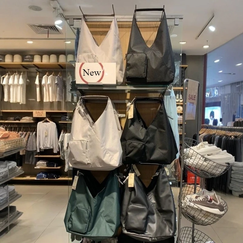 Black Beige Canvas Handbag Fashionable Triangular Tote Bag Large Capacity Women's Bag, Commuting Versatile Single Shoulder Bag.