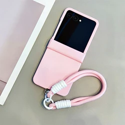 Elegant Blue & White Lattice Phone Case with Pink Rose Accents and Portable Rope for Razr 50 (C)