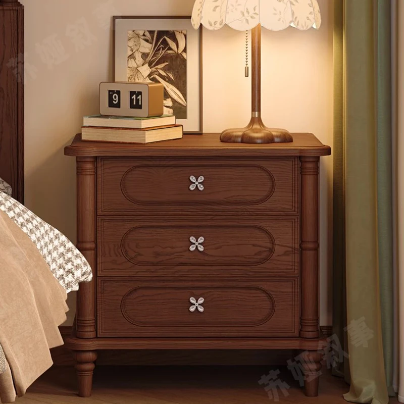 Comodino elegante con serratura - immagine 5