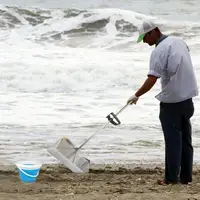 Sand Sifter Beach Sand Shifting Shovel Scoop Stainless Steel Beach Sifter, Sand Scoop Beach Rake, Shark Tooth Sifter Shovel 2