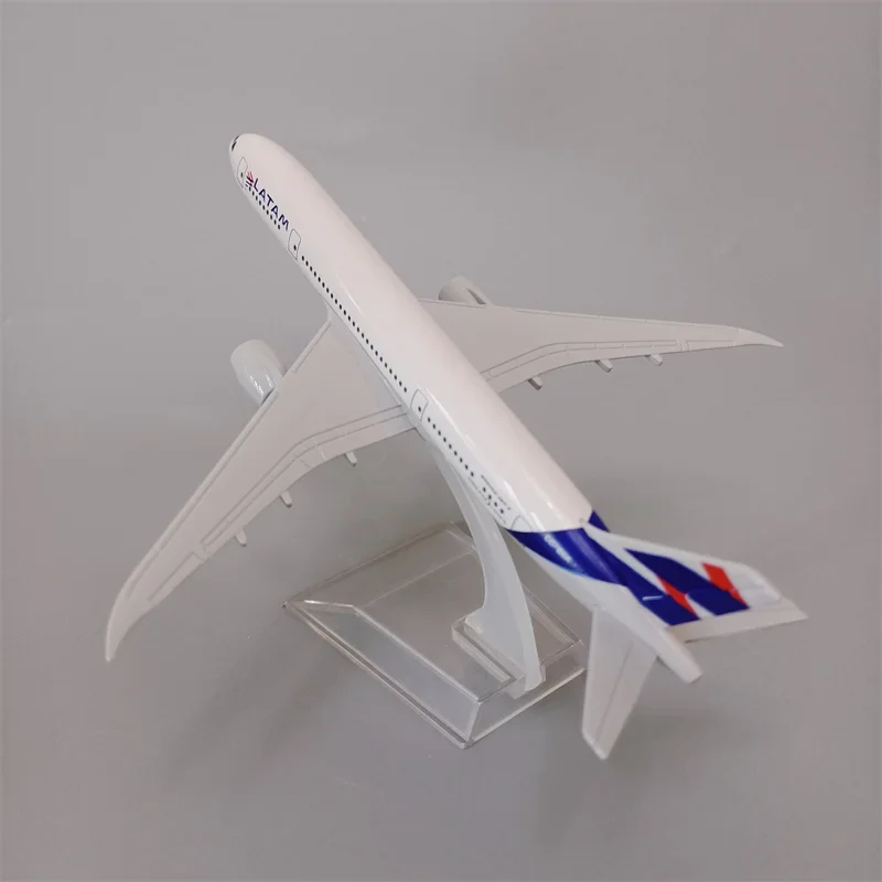 

16cm Alloy Metal Chile LAN Air LATAM B787 Airlines Airplane Model LATAM Boeing 787 Airways Plane Model Diecast Aircraft Gifts