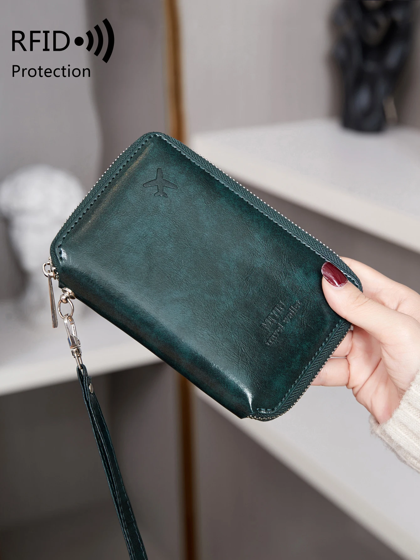 RFID Anti-Theft Retro Travel Wallet – Stylish and Multifunctional Passport Holder