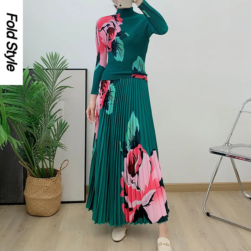 

Tofu Pleated Large Print Set for Spring and Autumn 2024, New High-end Long Sleeved Base and Two-piece Skirt Set