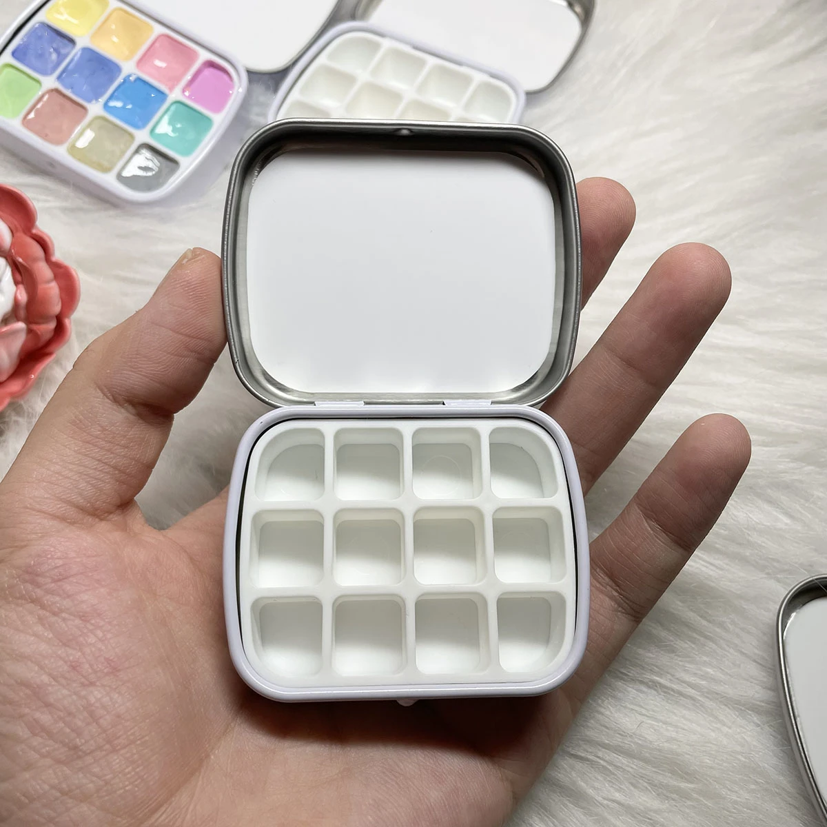 Empty 12/24-grid Mini Watercolor Box Portable Watercolor Palette Travel Painting Sketch Moisturizing Box Paint Art Supplies