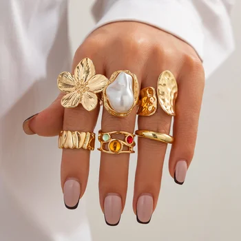 6 pezzi/set set di anelli con fiori in metallo vintage per le donne punk eleganti barocchi con perle finte anelli a nocca da indossare ogni giorno regali per le feste
