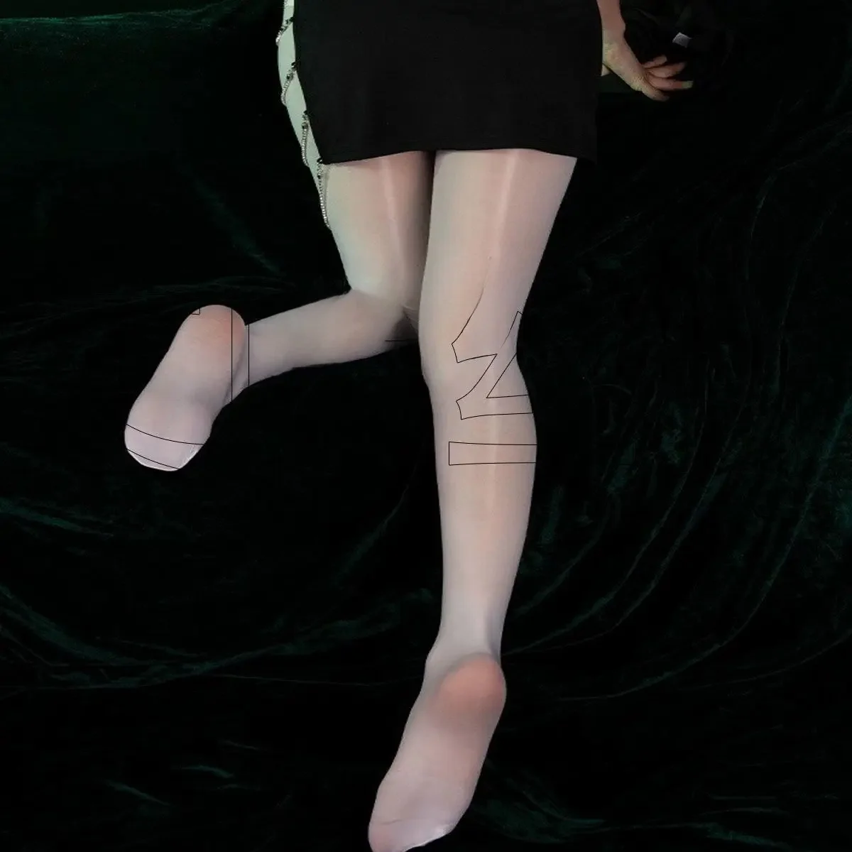 Haoyue White