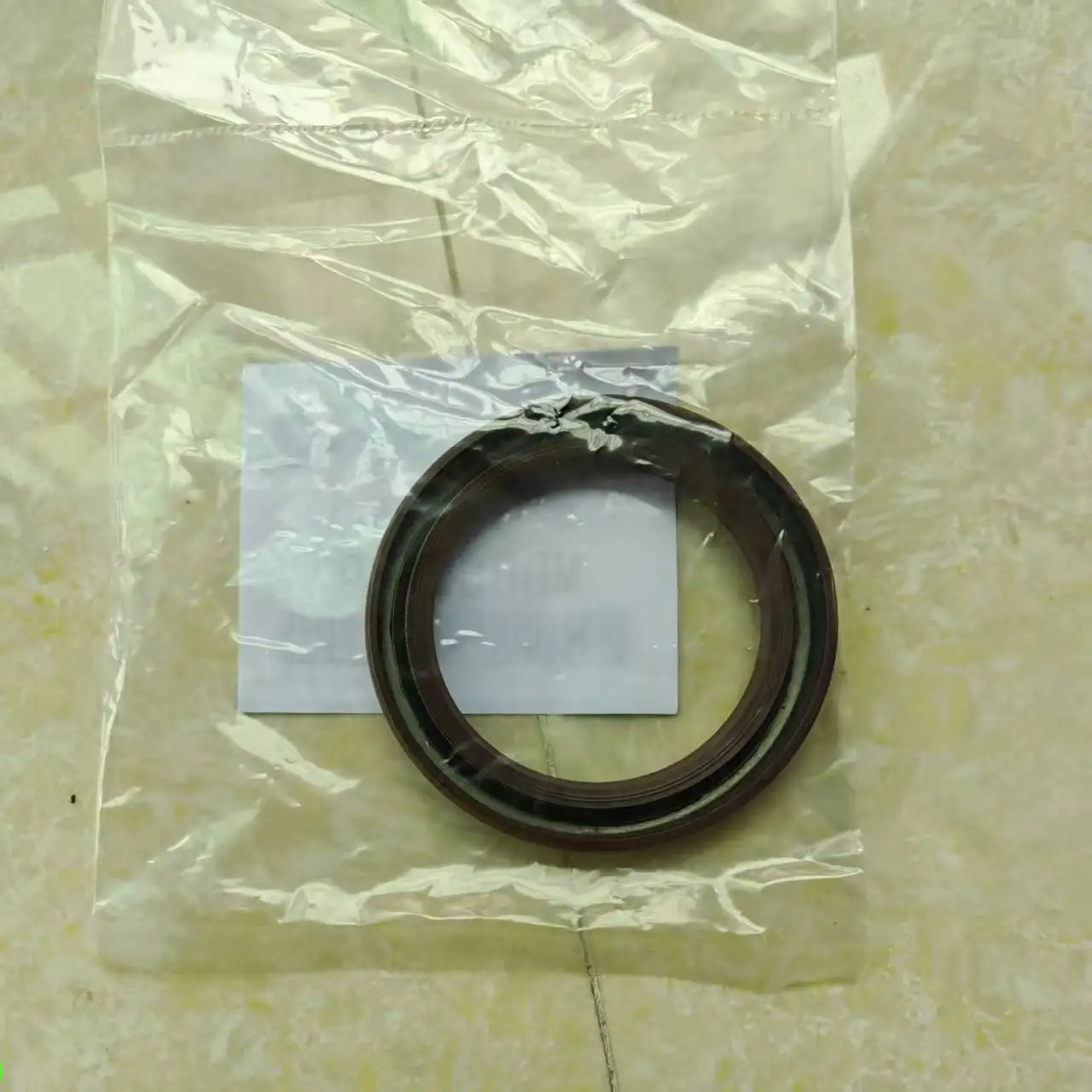 MD069949 Front Crankshaft Oil Seal For MITSUBISHI KIA HYUNDAI 44*60*7