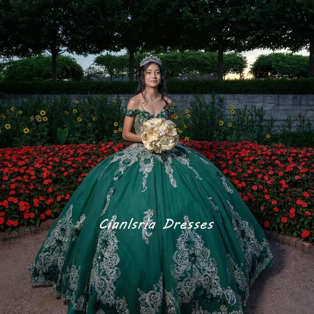 

Emerald Green 3D Flowers Mexican Quinceanera Dress Ball Gown Off The Shoulder Sequined Appliques Lace Corset Vestidos De XV Anos