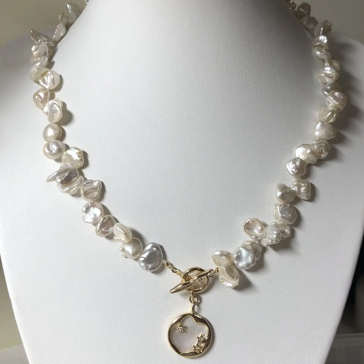 

Vintage Natural Baroque Flower Petal Pearl Necklace Clasp Chain Shell Pearl Pendant Elegant White Necklace