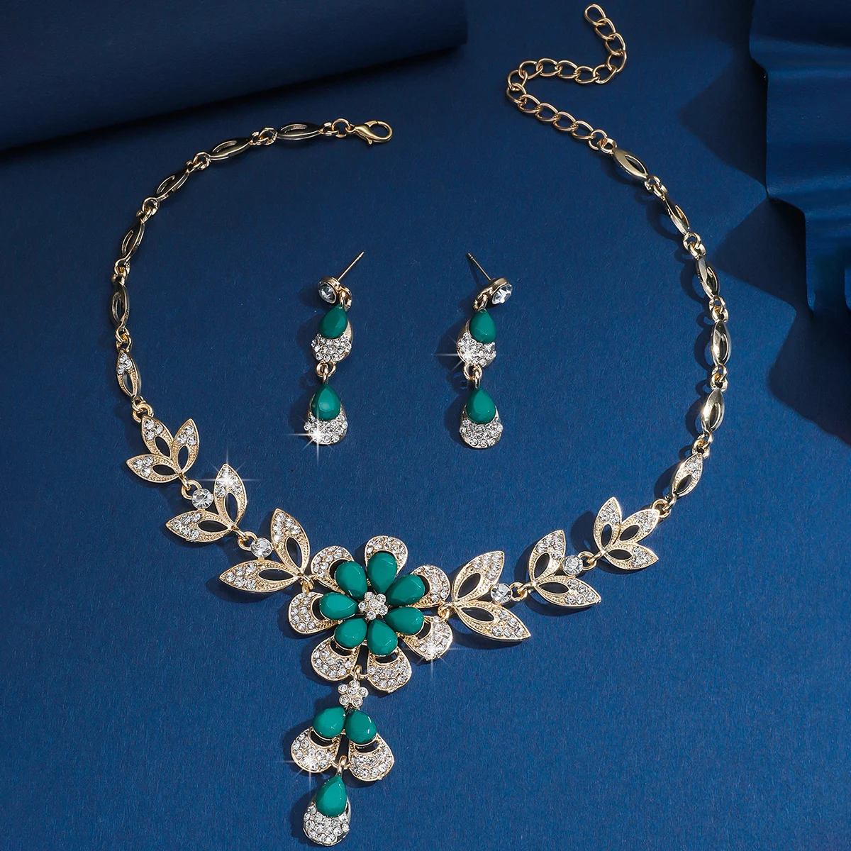 Conjunto de joias na cor azul escura