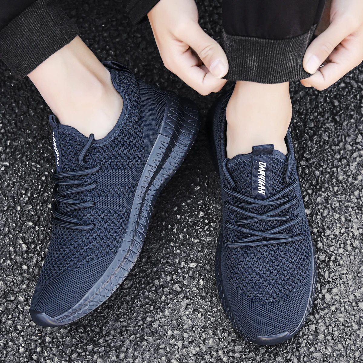 

Fujeak Breathable Lightweight Man's Vulcanize Shoes Tennis Female Sport Running Shoes Lace-up Casual Sneakers zapatillas mujer