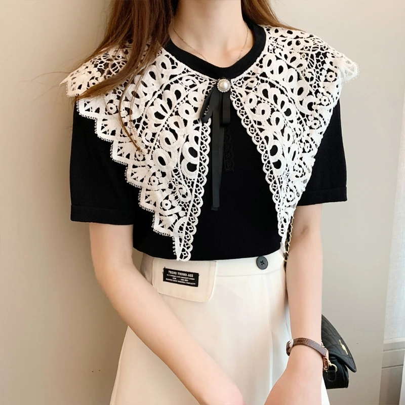 

Decorative Fake Collar Hollowed Out with Floral Lace Detachable Collar Crystal