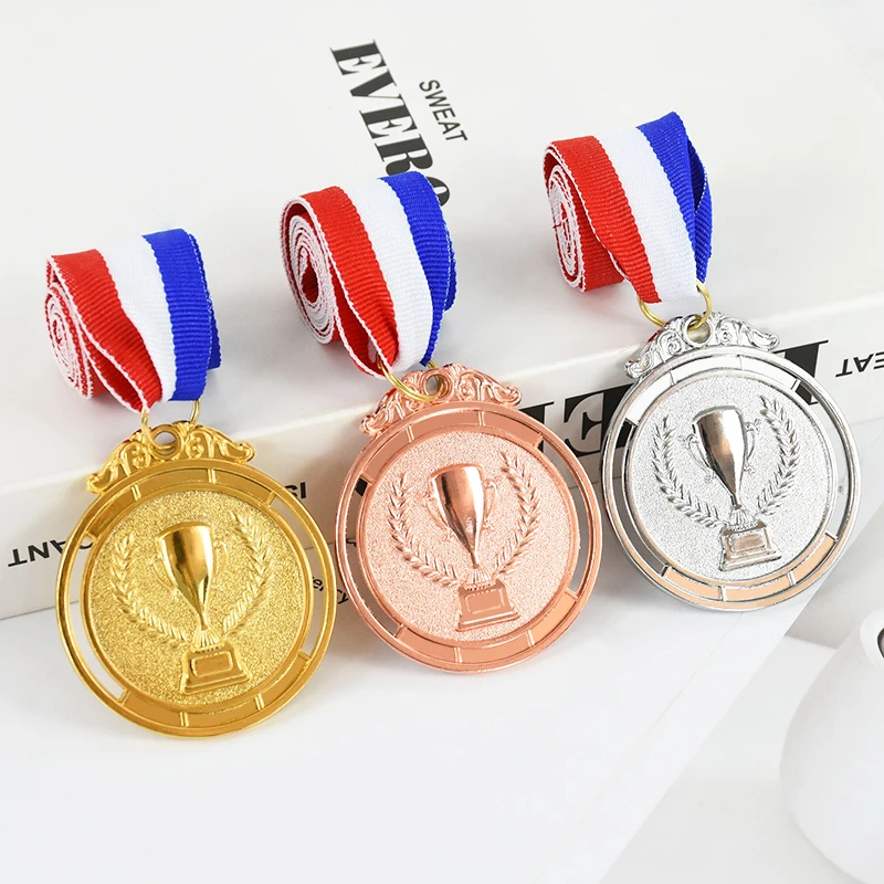 6/1pcs Legierung Gold Gewinner Medaillen Sport preis Auszeichnungen Spielzeug für Sport wettbewerb Kinder Geburtstags feier begünstigt Pinata Füllstoffe – Detail 9