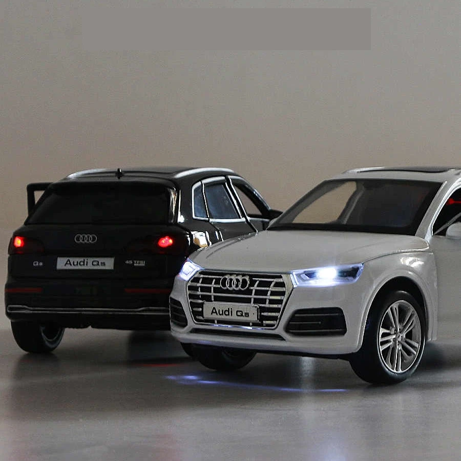 1/32 Audi Q5 SUV Sport Toy Car Model JKM Diecast Metal Vehicle Miniature Collection Sound & Light Free Wheels Collection Boys 4