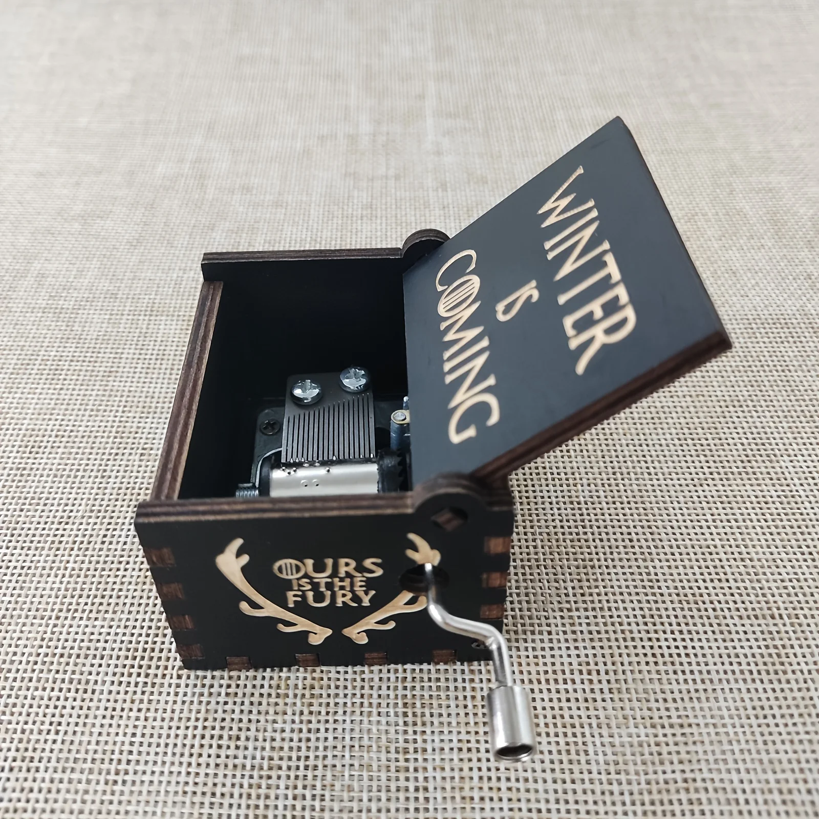 music box 1pc Black Music Box Wooden Antique Carved Hand Cranked Classic Theme Music for Birthday Christmas Gifts Family Decoration
