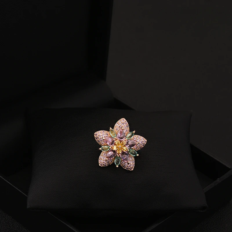Original Design Exquisite Brooch Fixed Clothes Small Flower Pin Snowflake Shining Crystal Corsage Accessories Women Jewelry 6030