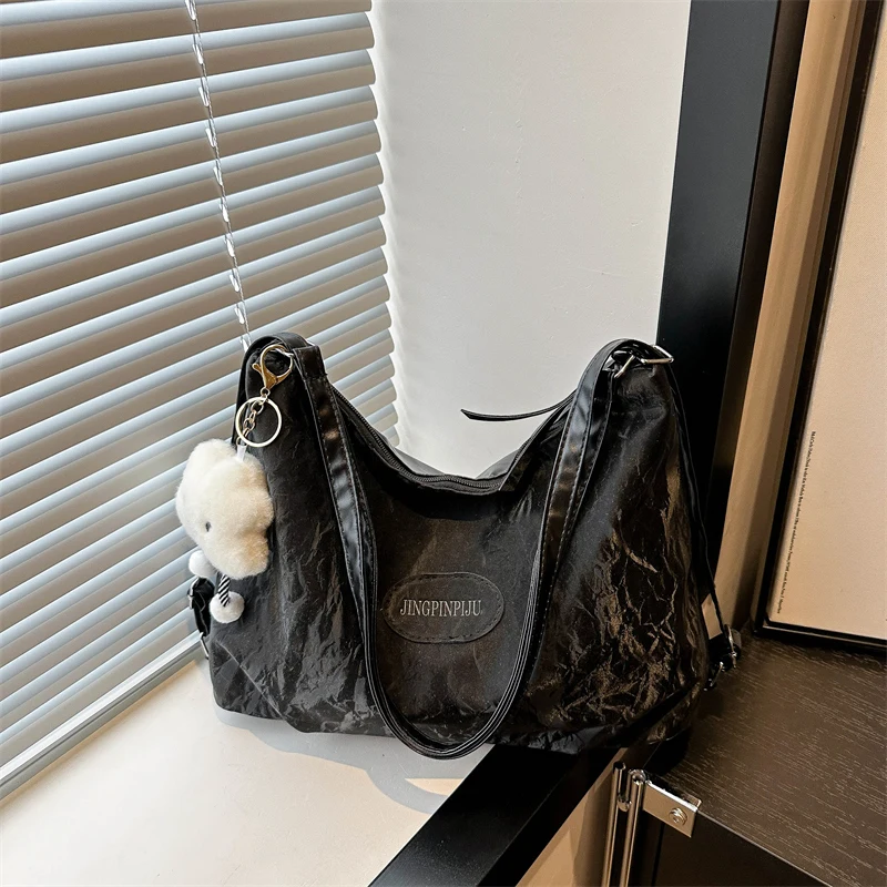 Black and colorful rope cloud ornament