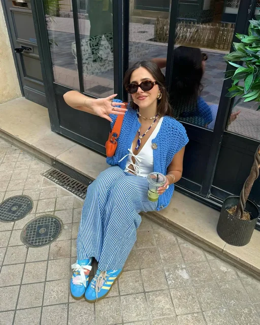 Womens Crochet Chunky Knit Top Sleeveless Button Down Crop Tops Trendy Cardigan Sweater Vest for Women with Pockets 4