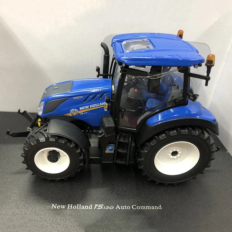 

UH 5360 Diecast Alloy 1:32 Scale T5.130 Auto Command Tractor Model Adult Classics Nostalgia Collection Toy Gift Souvenir Display