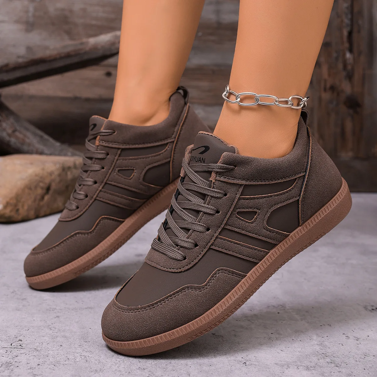 New 2025 Ladies Black Soft-soled Comfortable Sneakers Women's Leisure Joker Walking Shoes Tenis Feminino Zapatillas Mujer