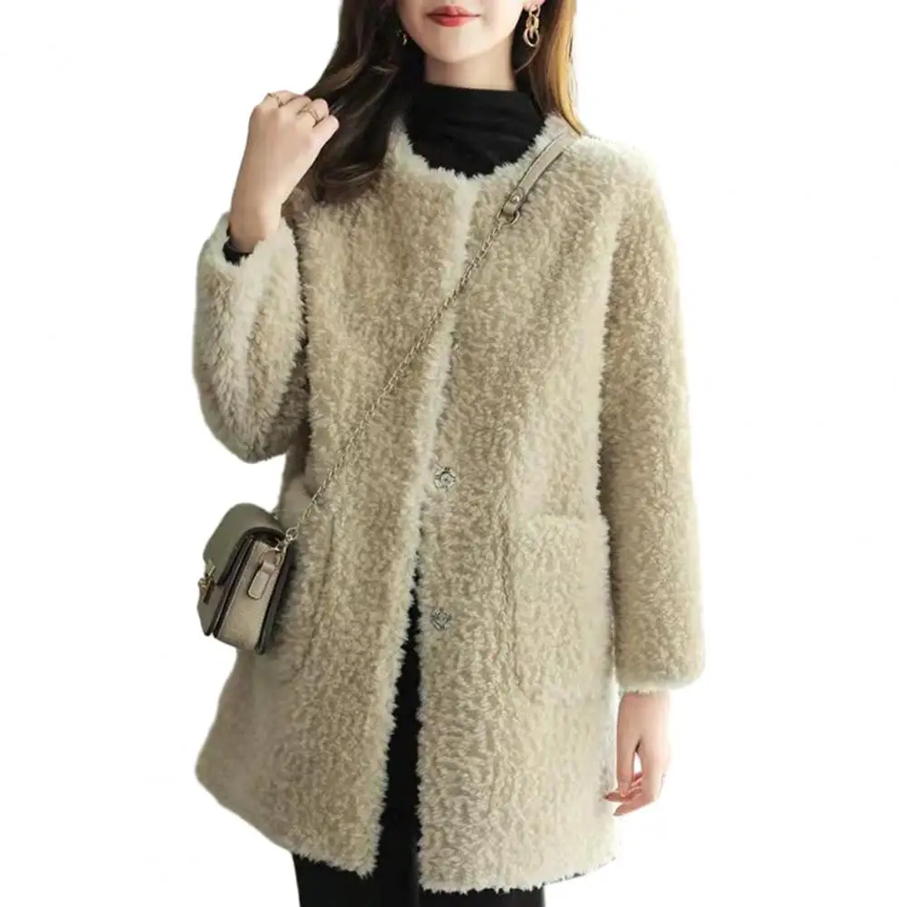 

Women's long coat, round neck, solid color, mid-length, long sleeves. Suitable for different body types.