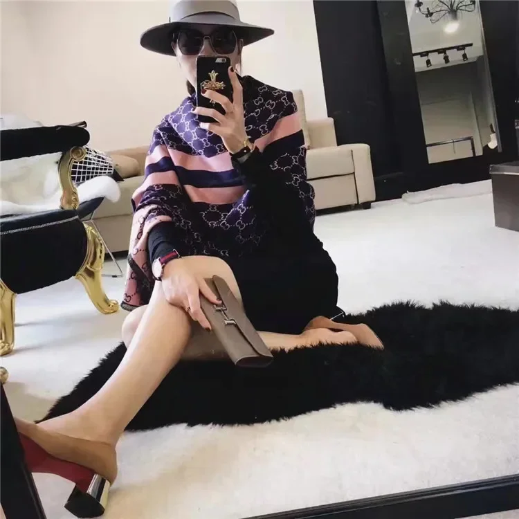 Vertical stripe blue pink