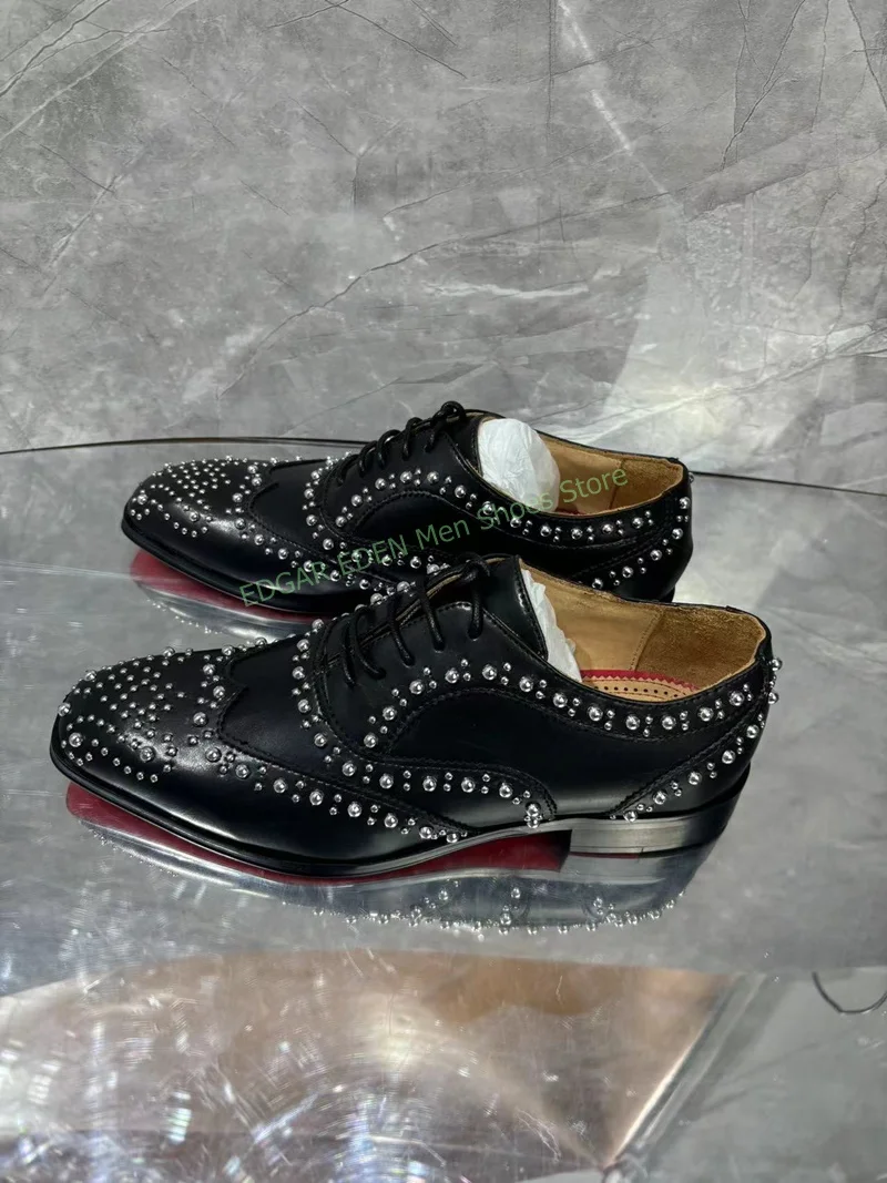 

Туфли мужские из натуральной кожи, роскошные украшения с заклепками, квадратный носок, шнуровка, Классическая Свадебная обувь для вечеринки, черные туфли для мужчин