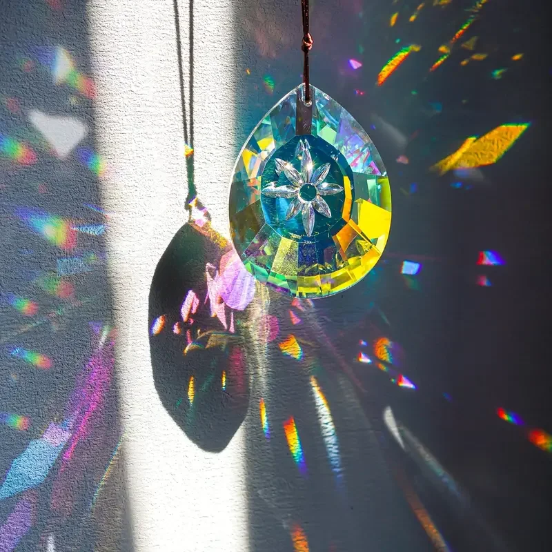 1pc Crystal Rainbow Trap, hanging prism chandelier, colorful light refracting decoration, home and garden accessories