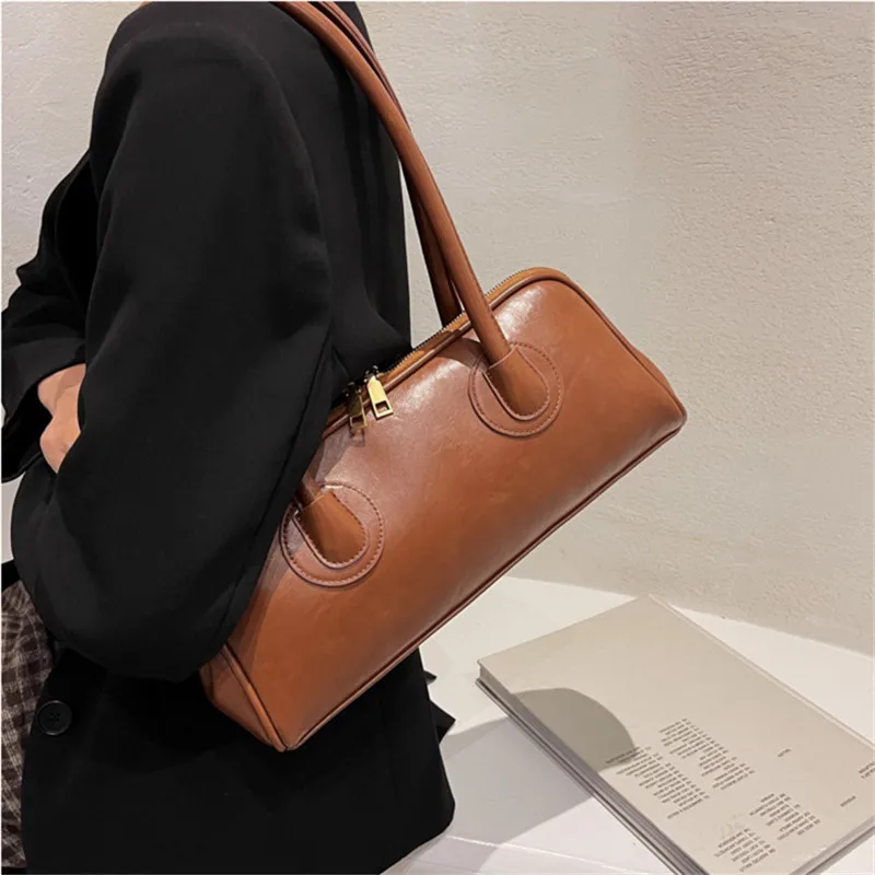 Classic Leather Handbag, Retro Simple Shoulder Underarm Bag, Elegant Stylish Baguette Tote Bag for Women Everyday Collocation
