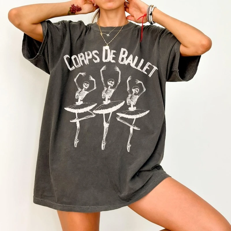 Corps-De-Ballet-Grafik-Vintage-Waschung-Ballerina-T-Shirt-Trendiges-Halloween-Shirt-Distressed-Tanz-Skelette-T-Shirt-Spaßiges-Tänzer-Geschenk