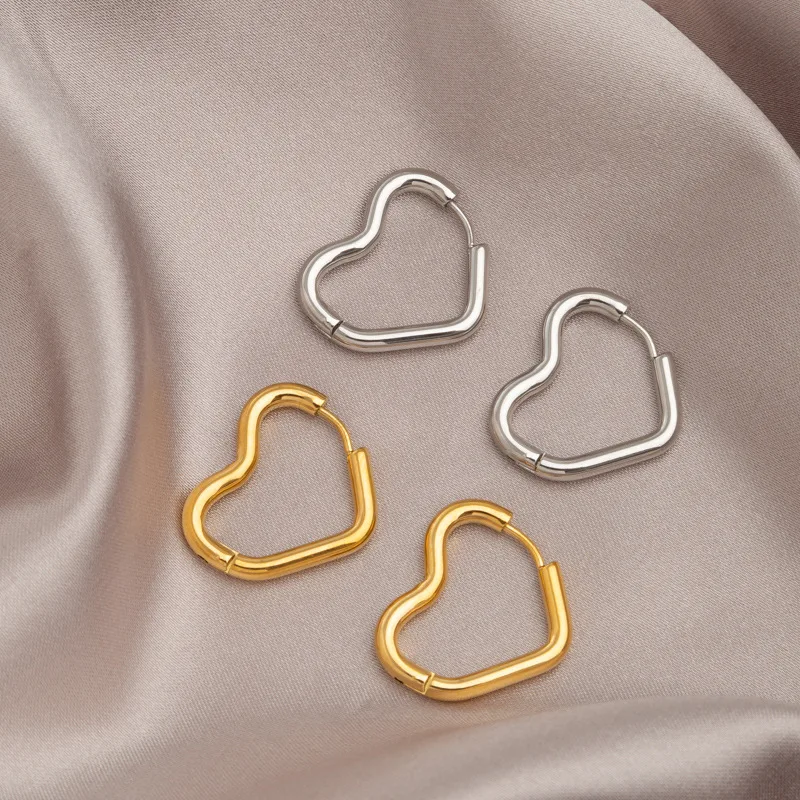 

S3431 Fashion Jewelry Danlge Titanium Steel Hollow Out Heart Earrings For Women Simle Niche Design Earrings