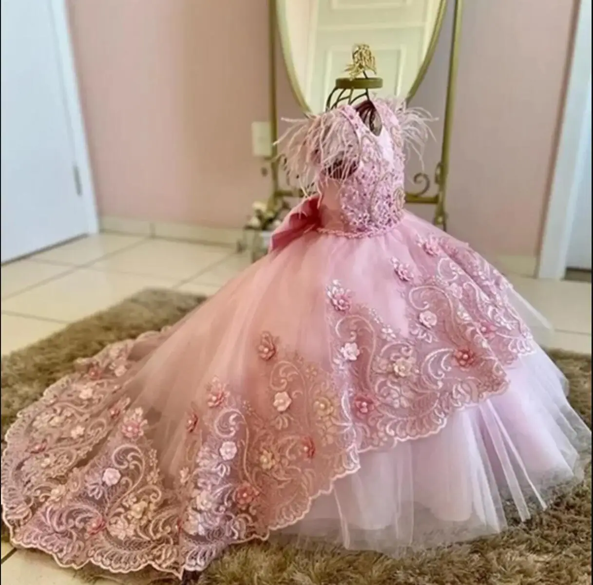 

First Communion Dresses Sleeveless Lotus Leaf Lace Embossed Princess Dress Flower Girl Wedding Beauty Pageant Dream Kids Gift