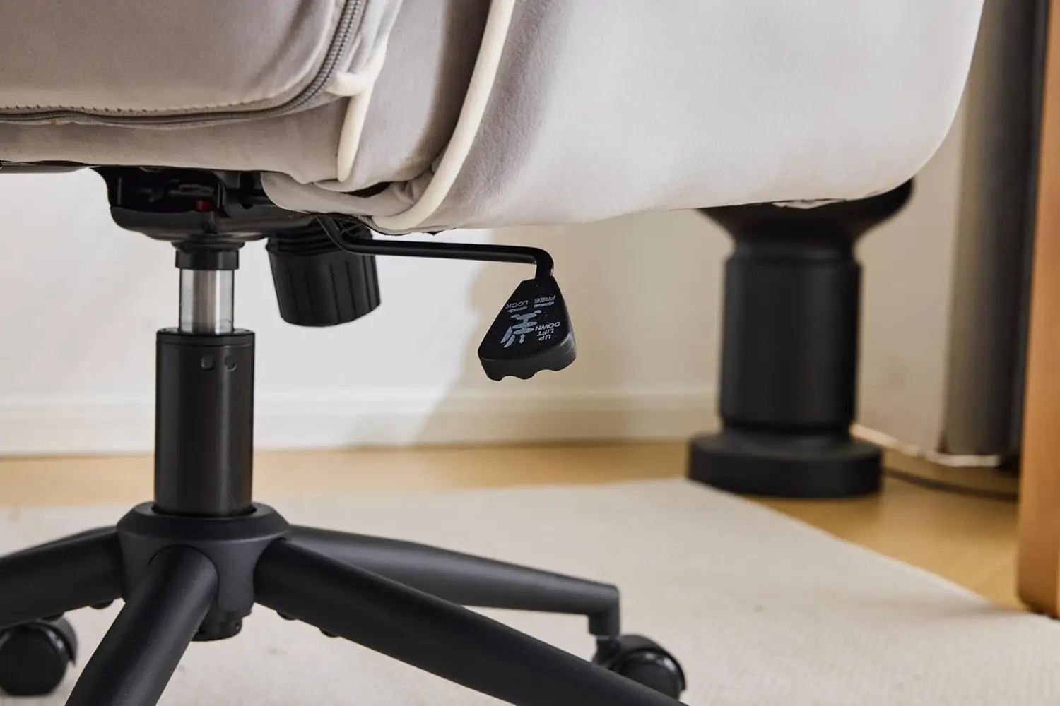 Bloom Chair,Comfy Home Office Desk Chair with Wheels & Padded Armrests,Aesthetic Vanity Chair with Back,Height Adjustable