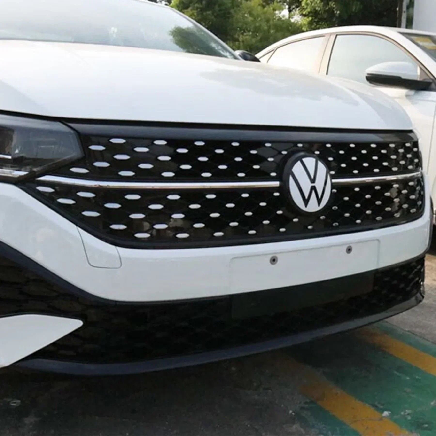 폭스바겐 VW 티구안 2017 2018 2019 2020 2022-2023용 1세트 자동차 전면 라디에이터 그릴 로고 스티커 후면 트렁크 리드 배지 커버