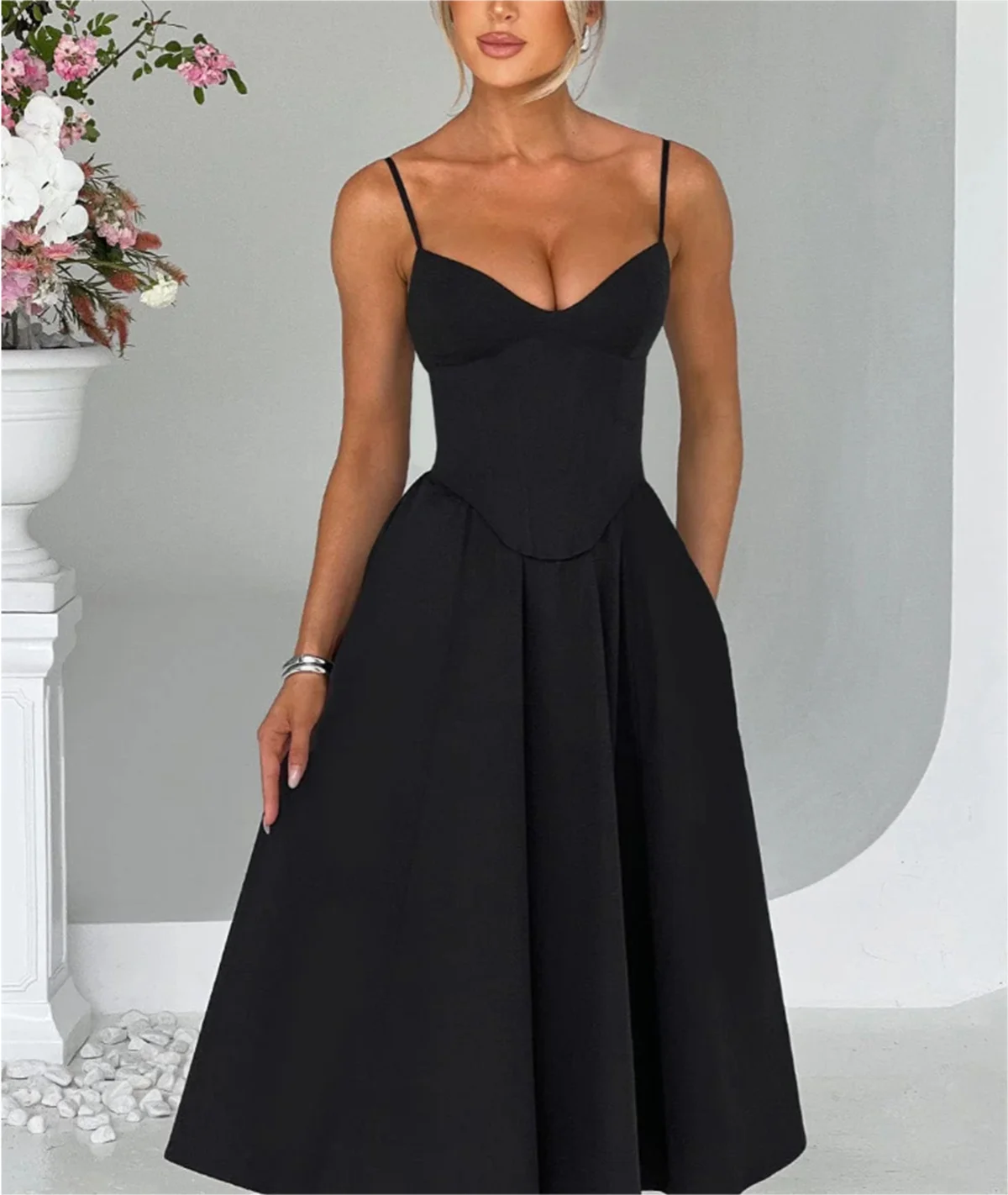 

Classic A-Line Black Cocktail Dress Sexy Bandeau Suspenders Sleeveless Sweetheart Class Party Dress Custom Special Occasion